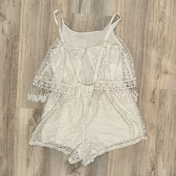 Rue 21 White Lace Tank Shorts Layered Boho Romper White Keyhole Back Size M - Picture 5 of 7